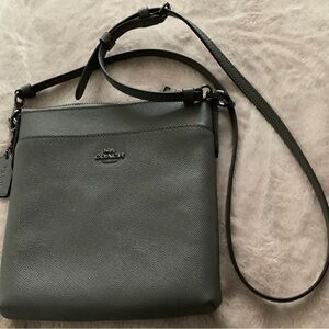 NWOT AUTHENTIC COACH GRAY MULTIGRAIN LEATHER CROSSBODY PURSE - Size 8 x 8 1/2”